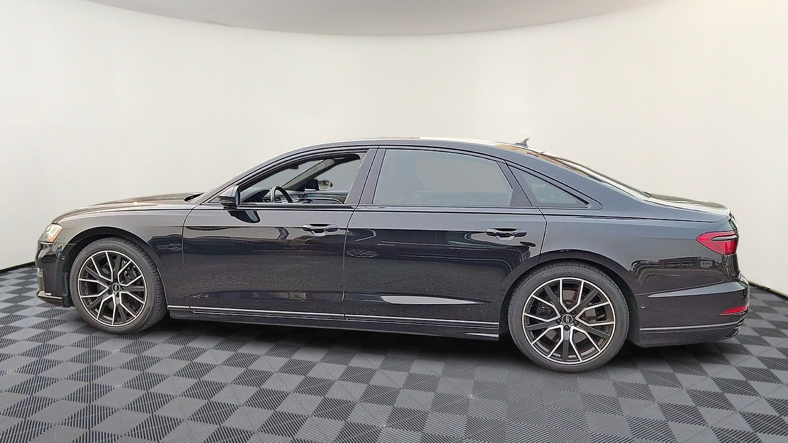 Used 2021 Audi A8 L 4.0T w/ Executive Plus Package AWD/4WD image 5