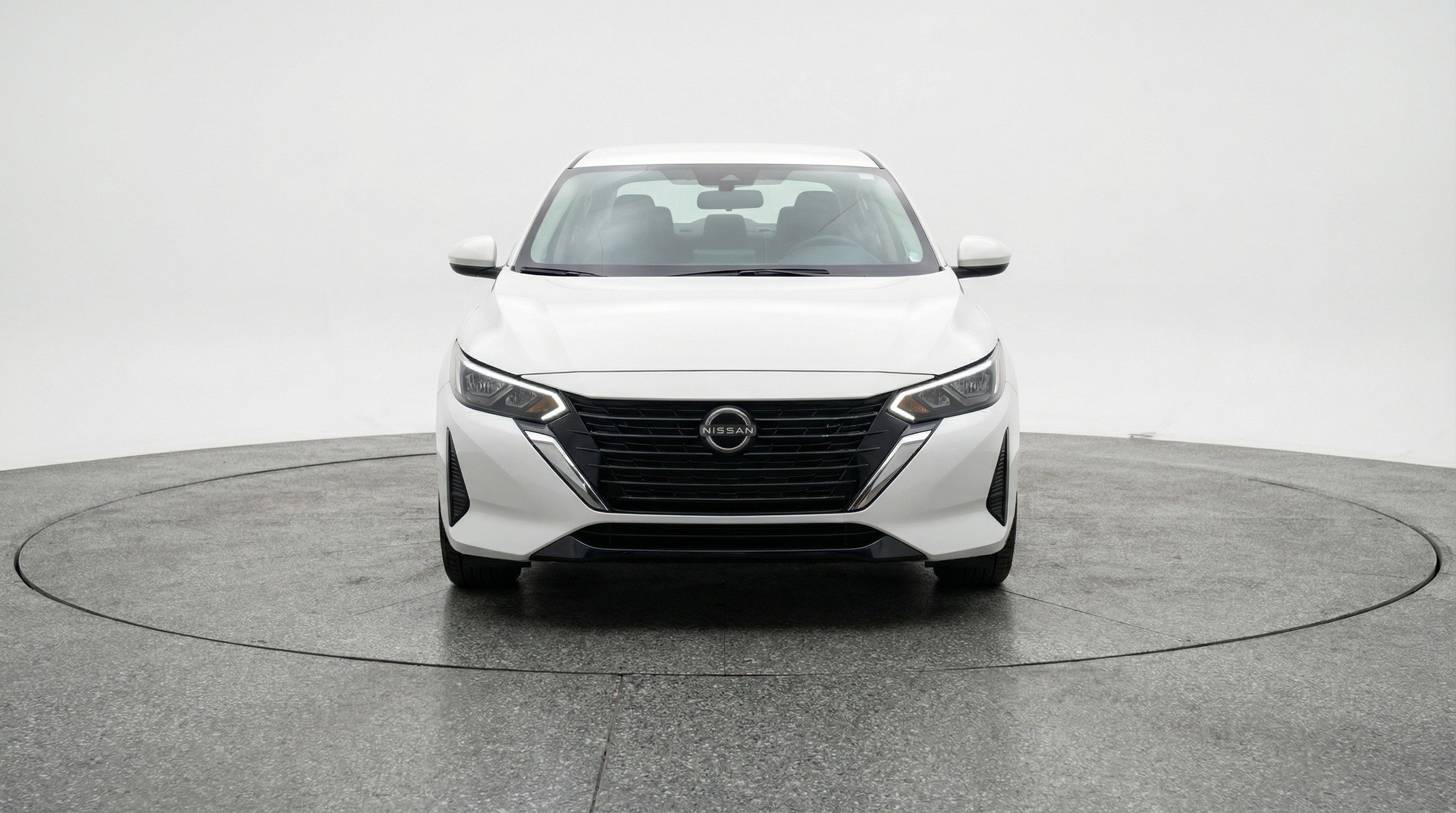 Used 2025 Nissan Sentra SV image 2