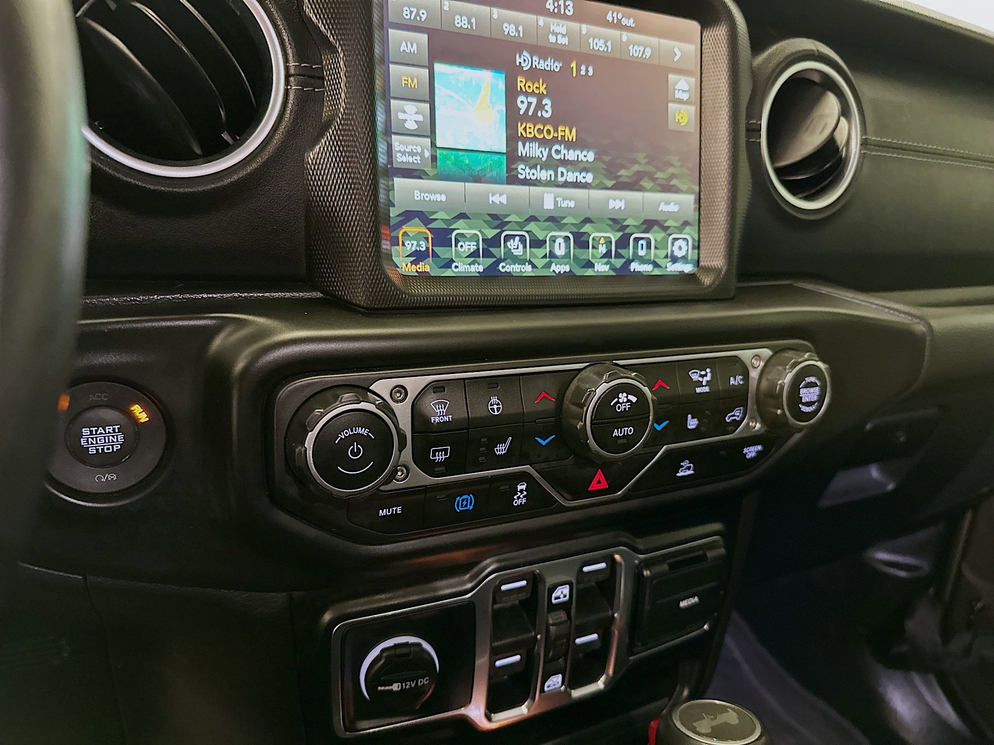 Used 2023 Jeep Wrangler Sahara w/ Cold Weather Group image 26