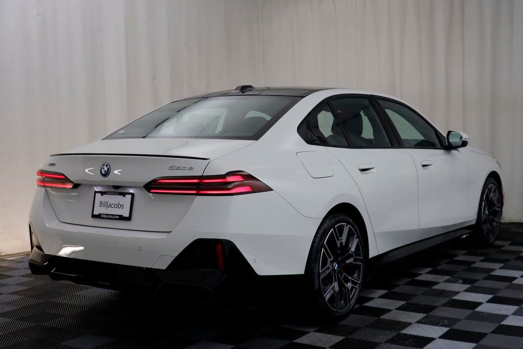 New 2026 BMW 550e xDrive w/ Premium Package image 17