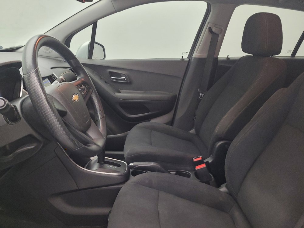 Used 2018 Chevrolet Trax LS w/ LPO, Protection Package FWD image 17
