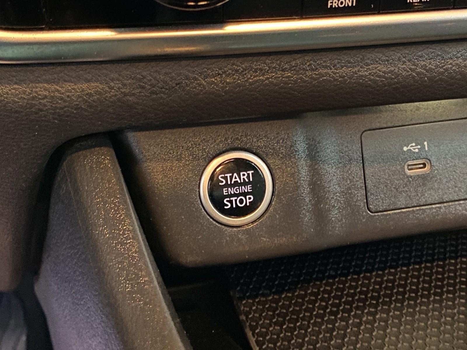 Used 2022 Nissan Rogue SV FWD image 25