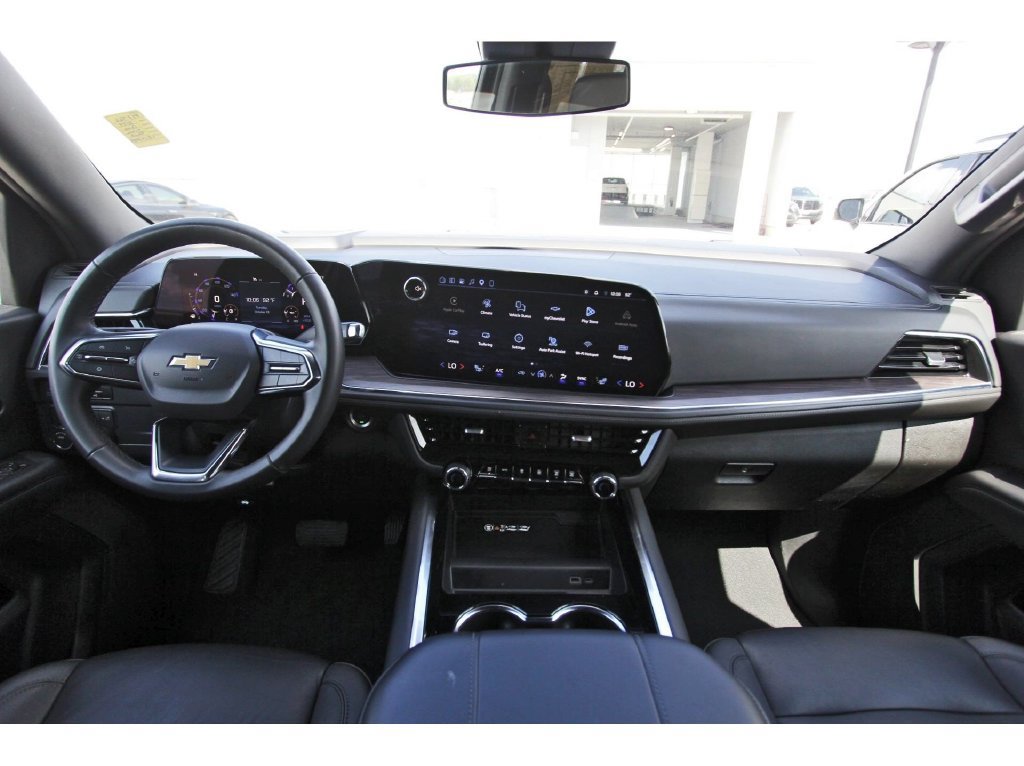 Used 2025 Chevrolet Tahoe LT RWD image 9