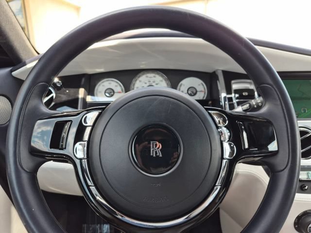 Used 2017 Rolls-Royce Wraith RWD image 23