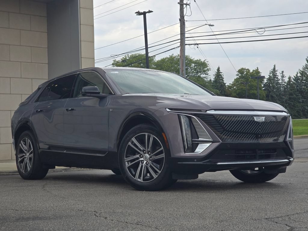Certified 2025 Cadillac Lyriq Luxury w/ LPO, Floor Liner Package AWD/4WD image 2