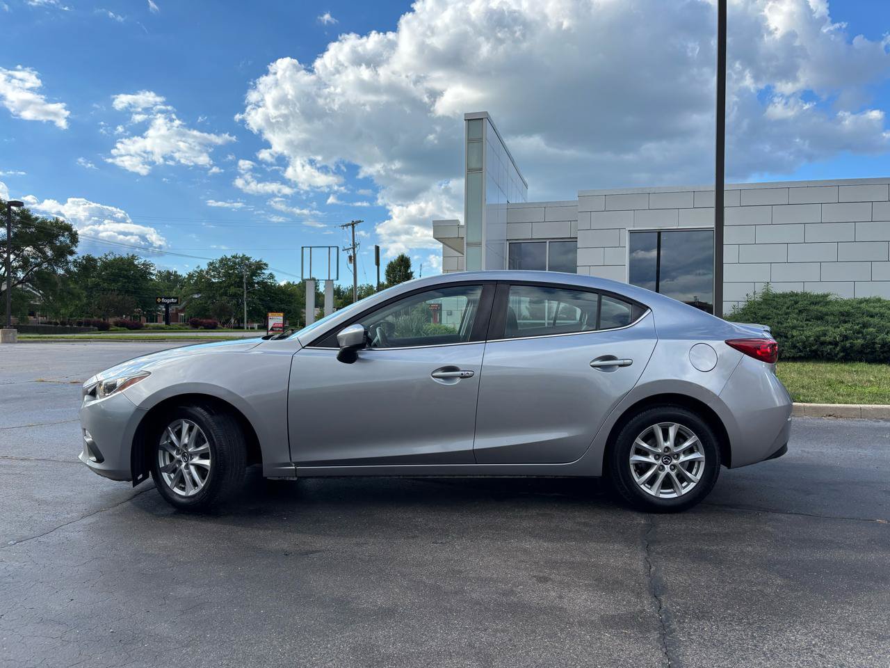 Used 2014 MAZDA MAZDA3 i Touring FWD image 4