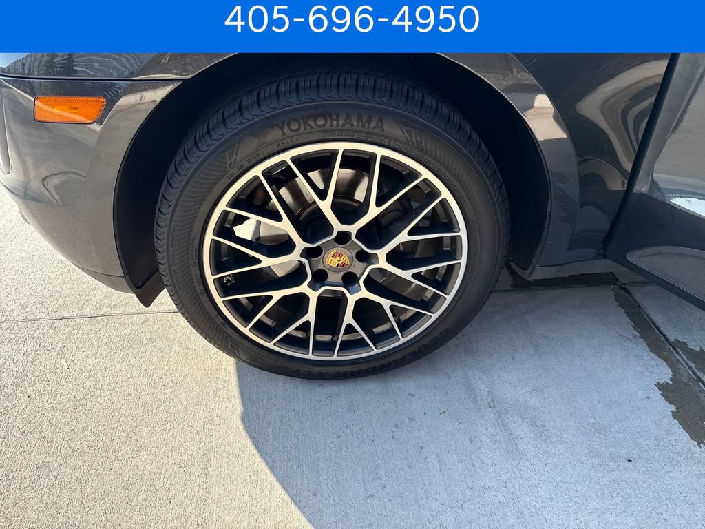 Used 2018 Porsche Macan AWD/4WD image 40