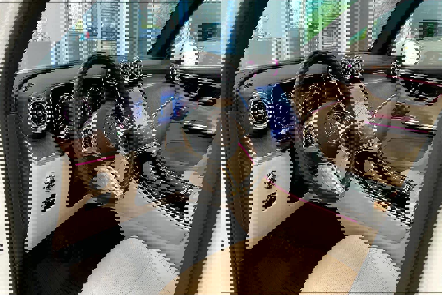 Used 2023 Mercedes-Benz GLC 300 4MATIC image 17