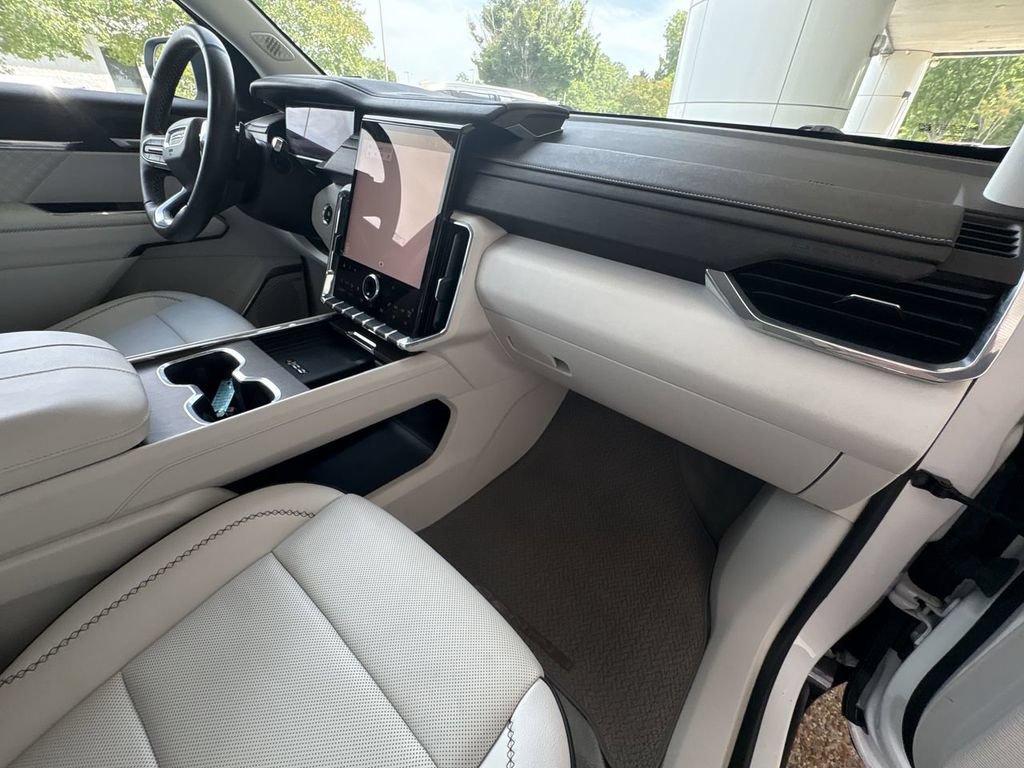 Certified 2024 GMC Acadia Denali AWD/4WD image 29