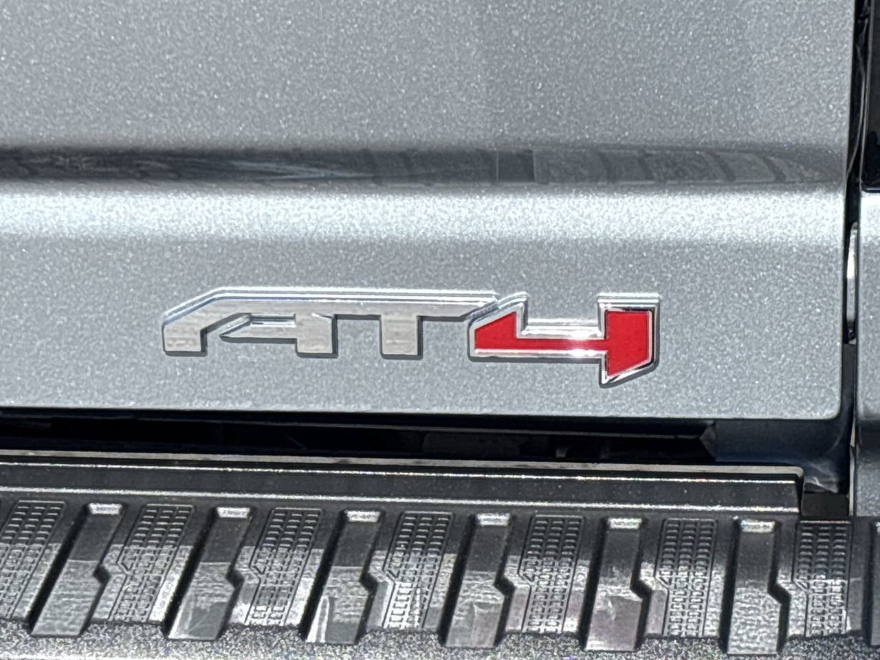 Used 2024 GMC Sierra 3500 AT4 w/ Technology Package image 9