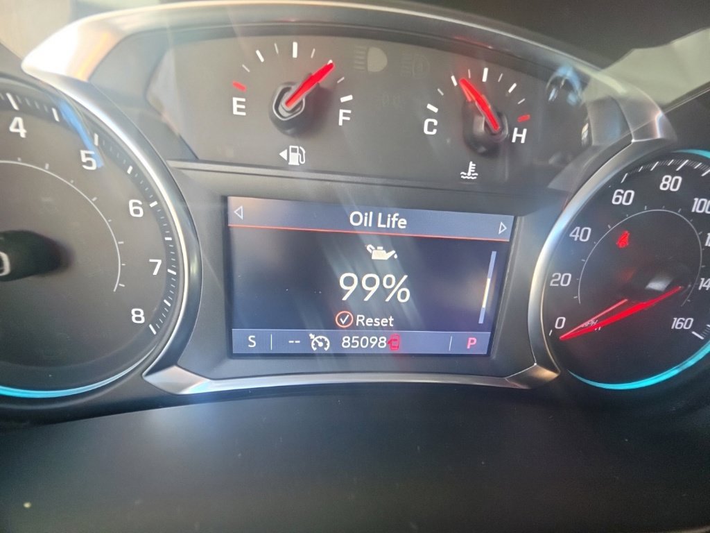 Used 2021 Chevrolet Equinox Premier AWD/4WD image 16