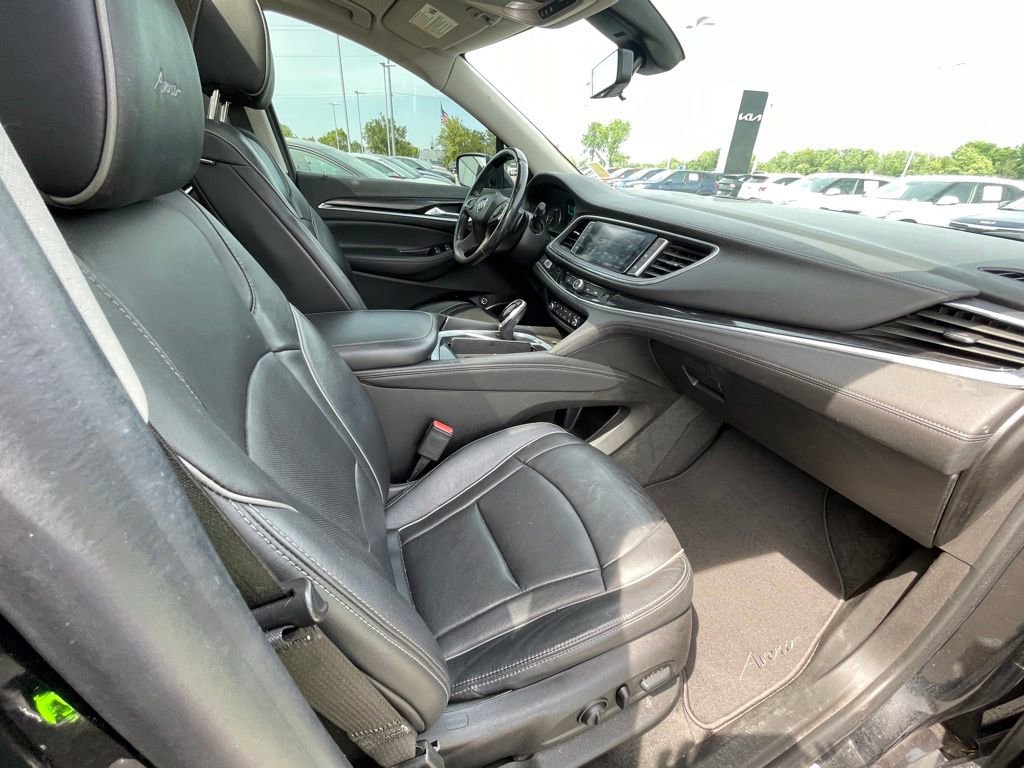 Used 2019 Buick Enclave Avenir w/ Avenir Technology Package AWD/4WD image 26