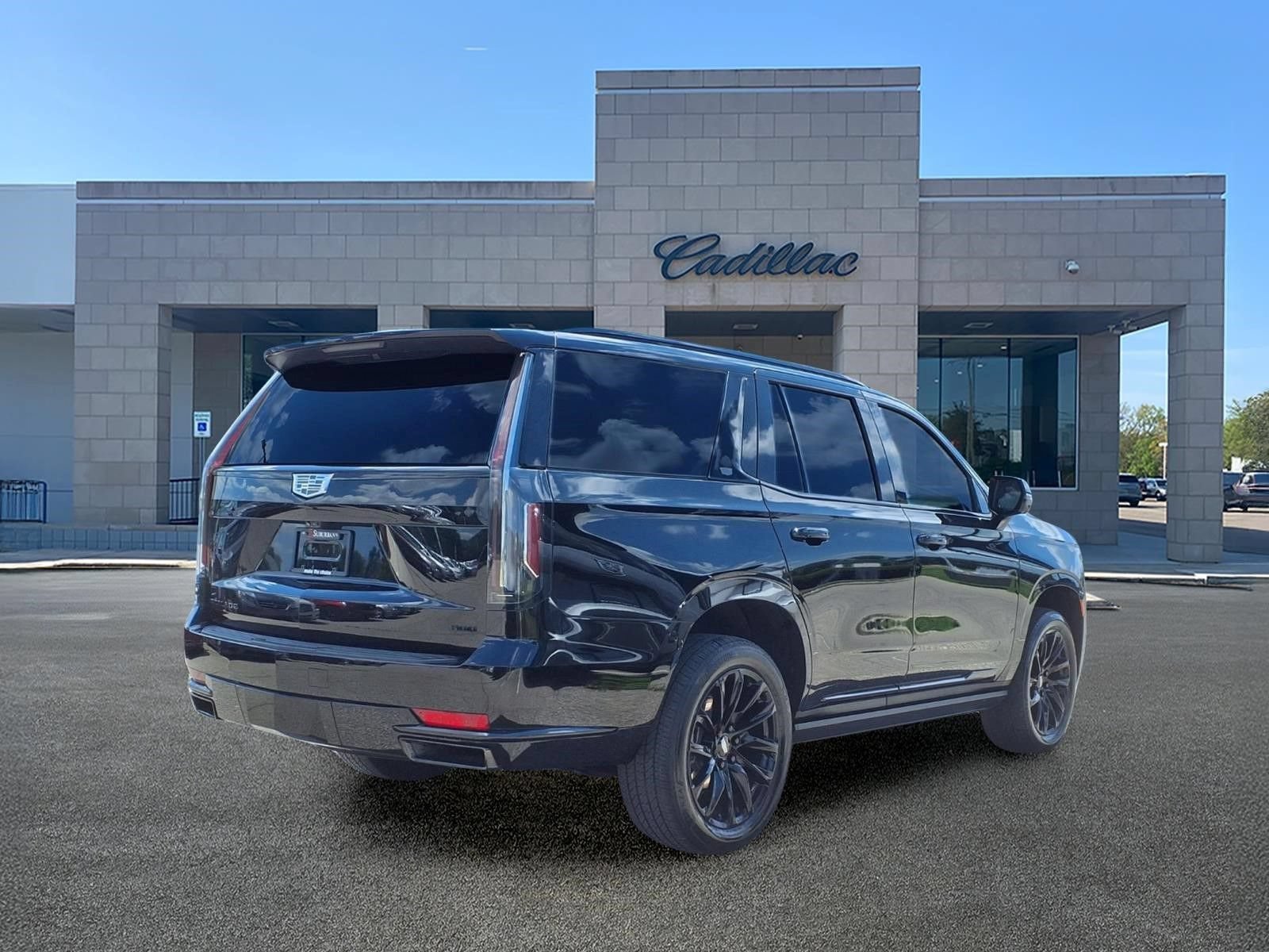 Used 2023 Cadillac Escalade Sport w/ LPO, ONYX Package AWD/4WD image 4