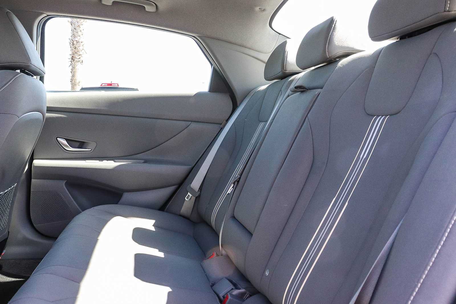 Used 2025 Hyundai Elantra SEL FWD image 25