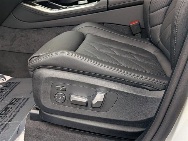 New 2026 BMW X5 xDrive50e image 4