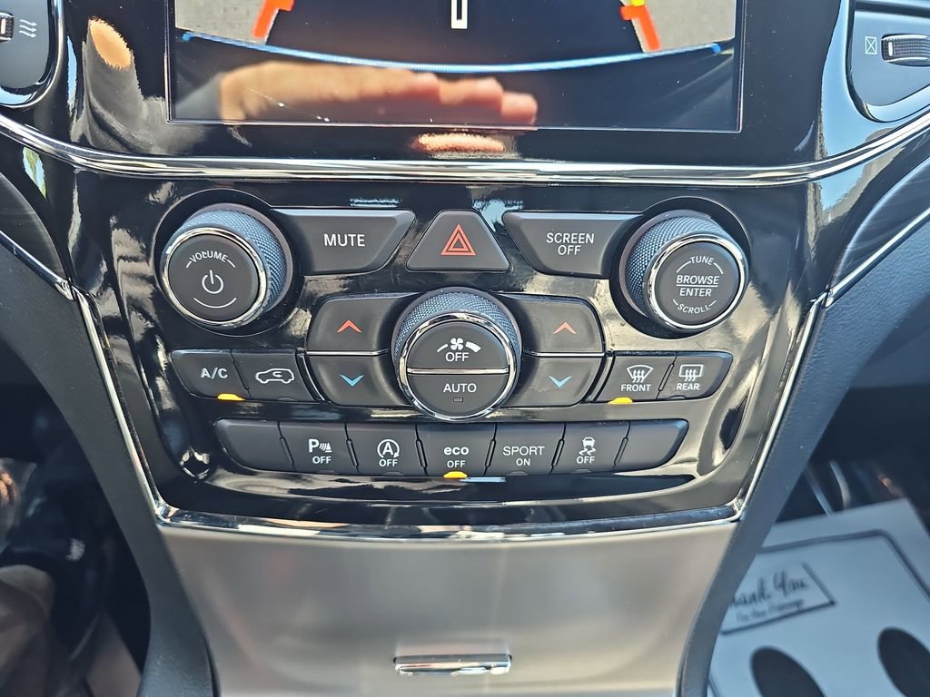 Used 2022 Jeep Grand Cherokee Limited AWD/4WD image 29