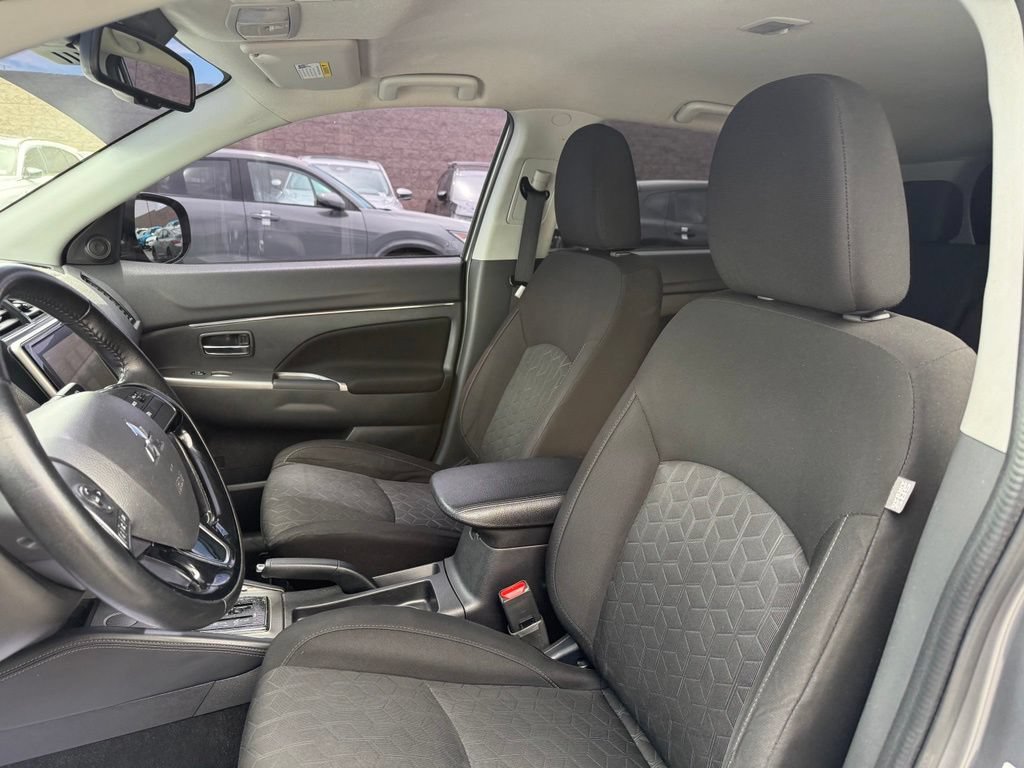 Used 2020 Mitsubishi Outlander Sport SE FWD image 14