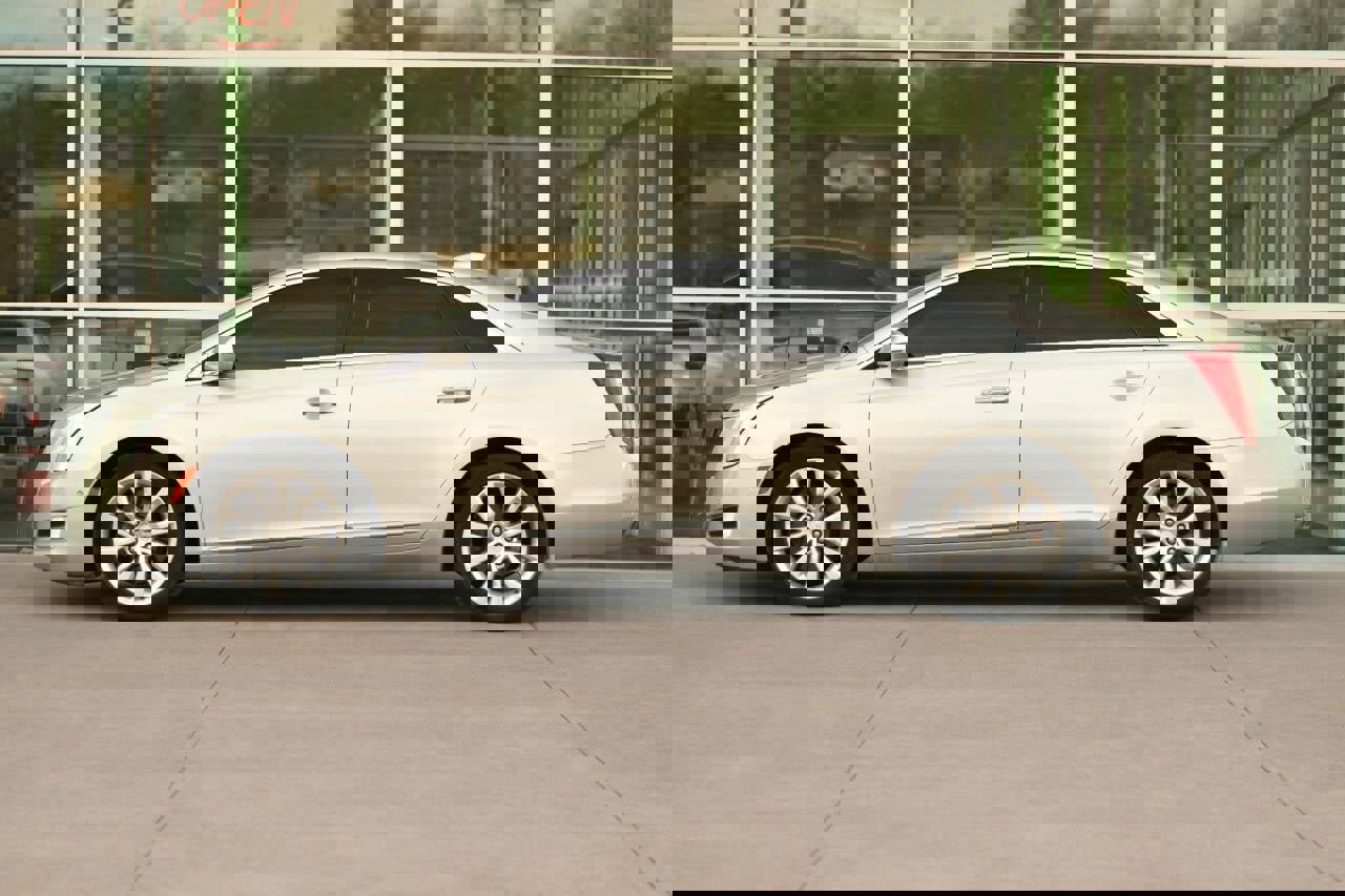 Used 2017 Cadillac XTS Luxury image 4