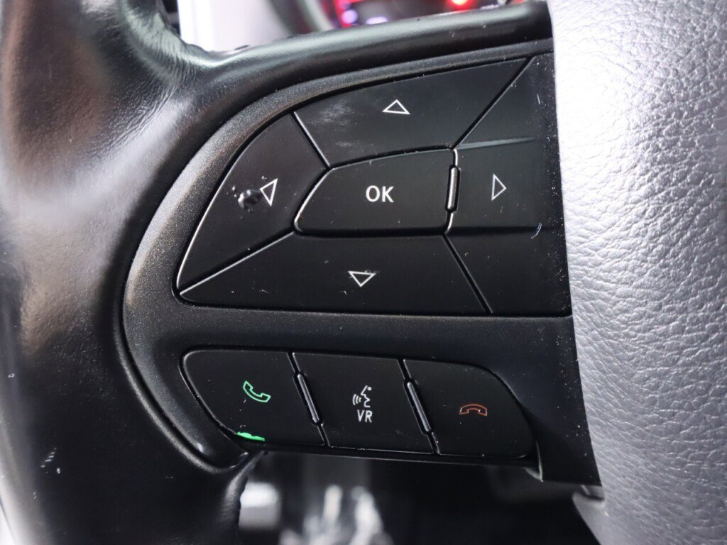 Used 2019 Dodge Charger SXT image 12