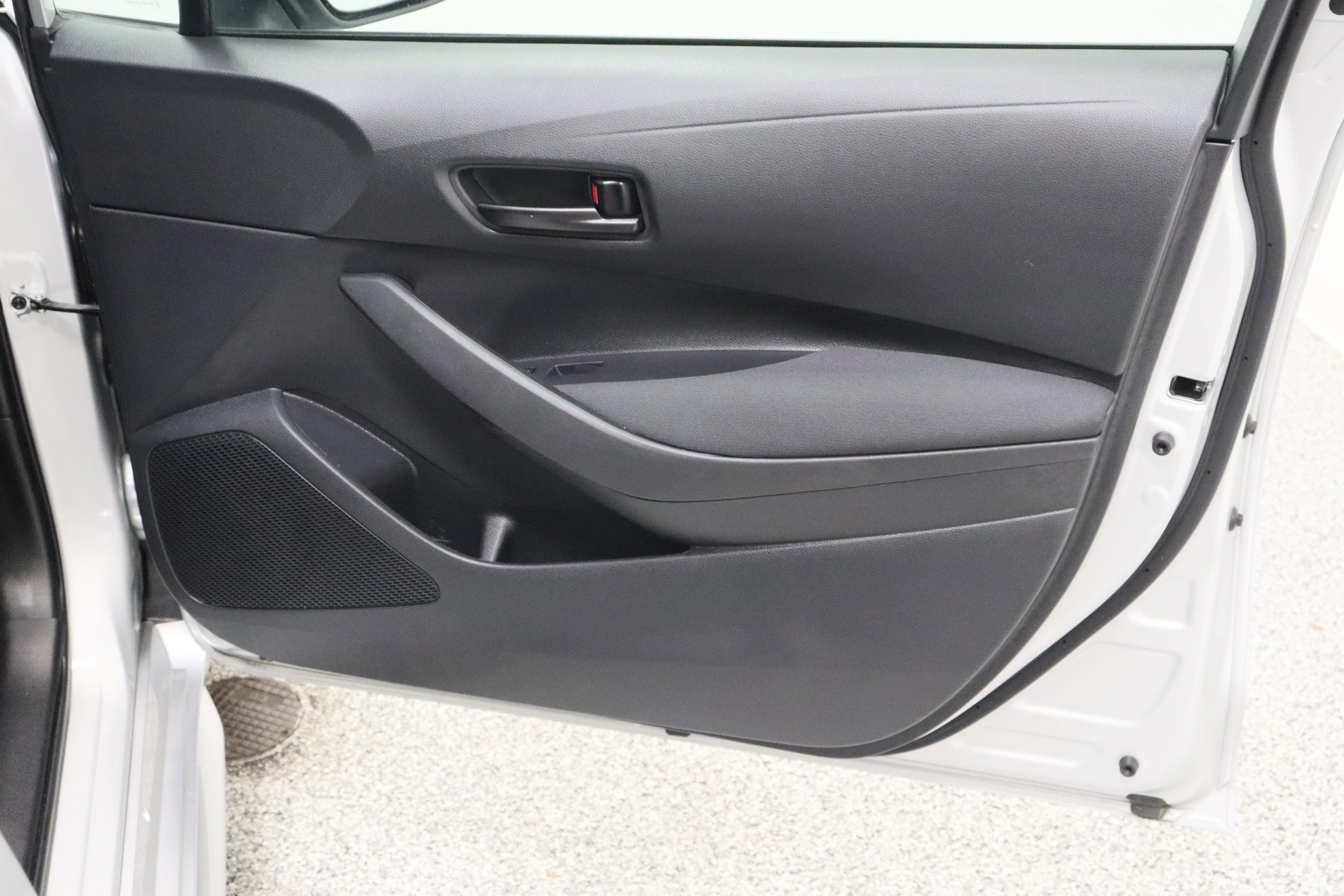 Used 2024 Toyota Corolla LE FWD image 30