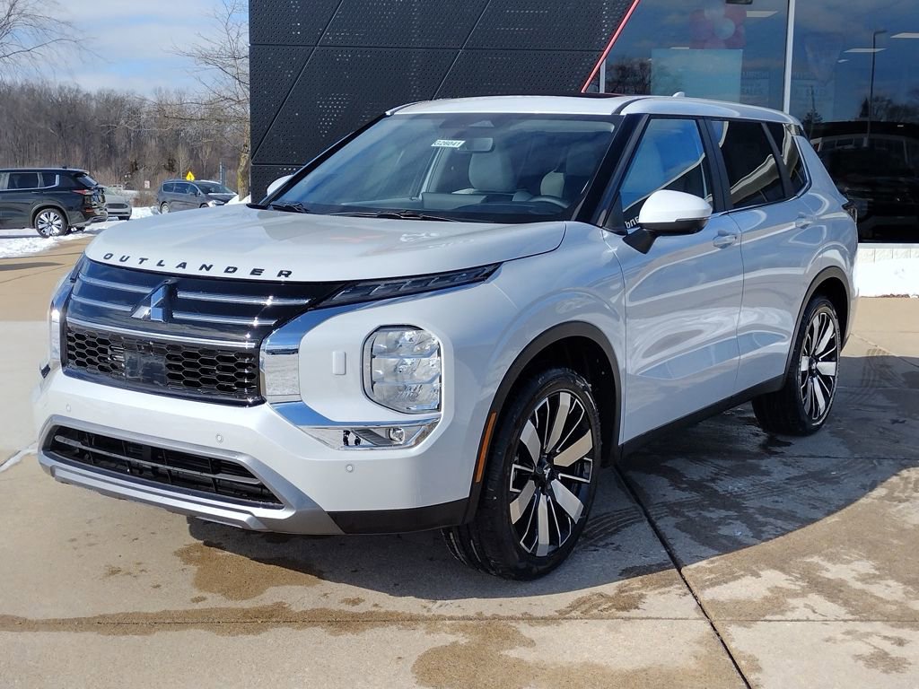 New 2026 Mitsubishi Outlander SE image 1
