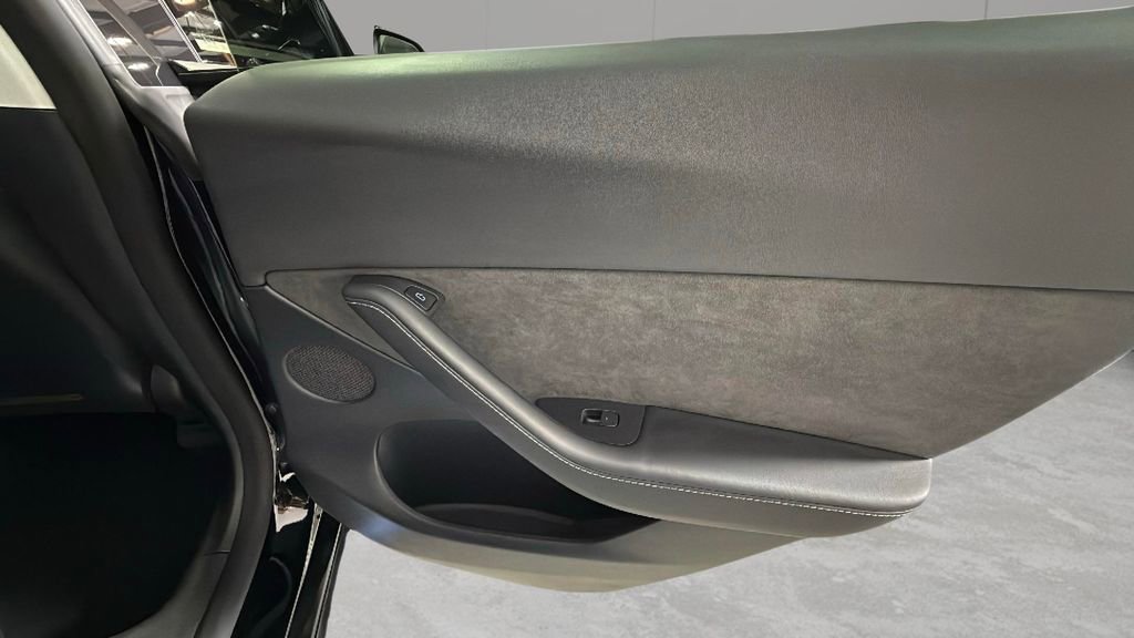 Used 2022 Tesla Model Y Performance image 33