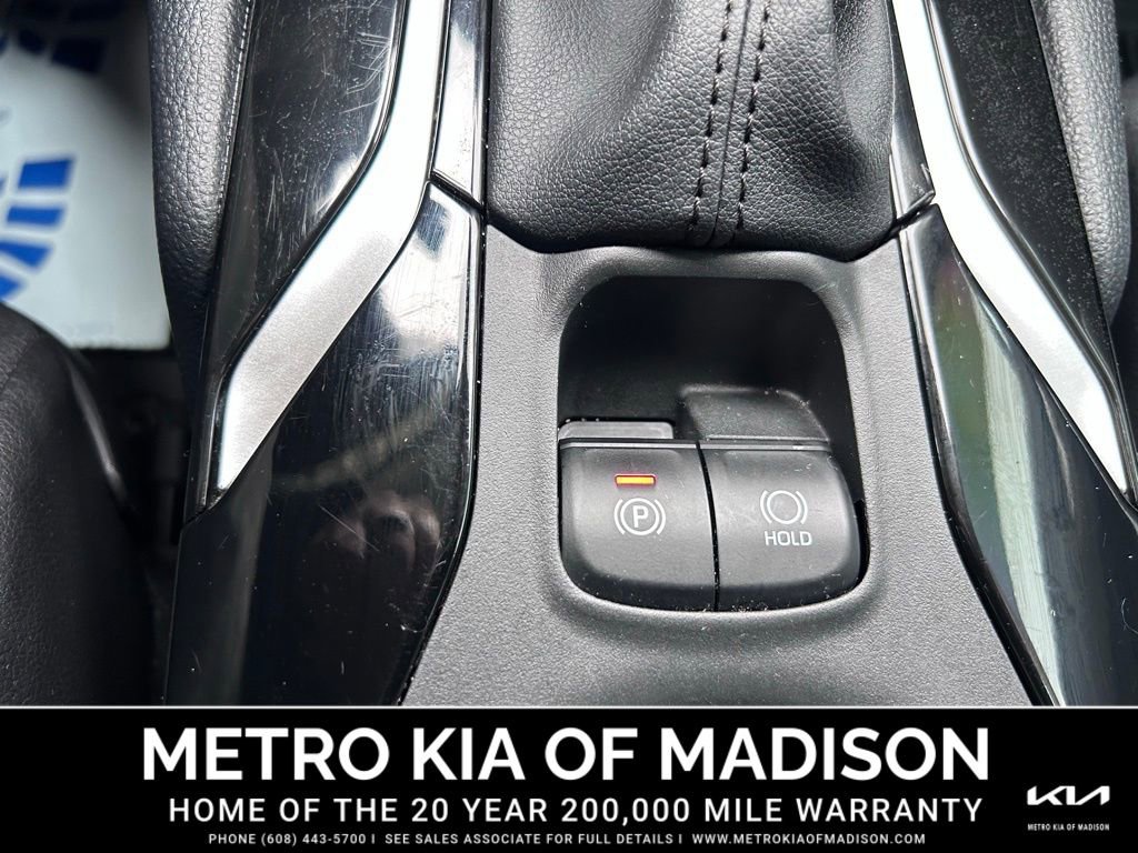 Used 2023 Toyota Corolla Cross XLE image 24