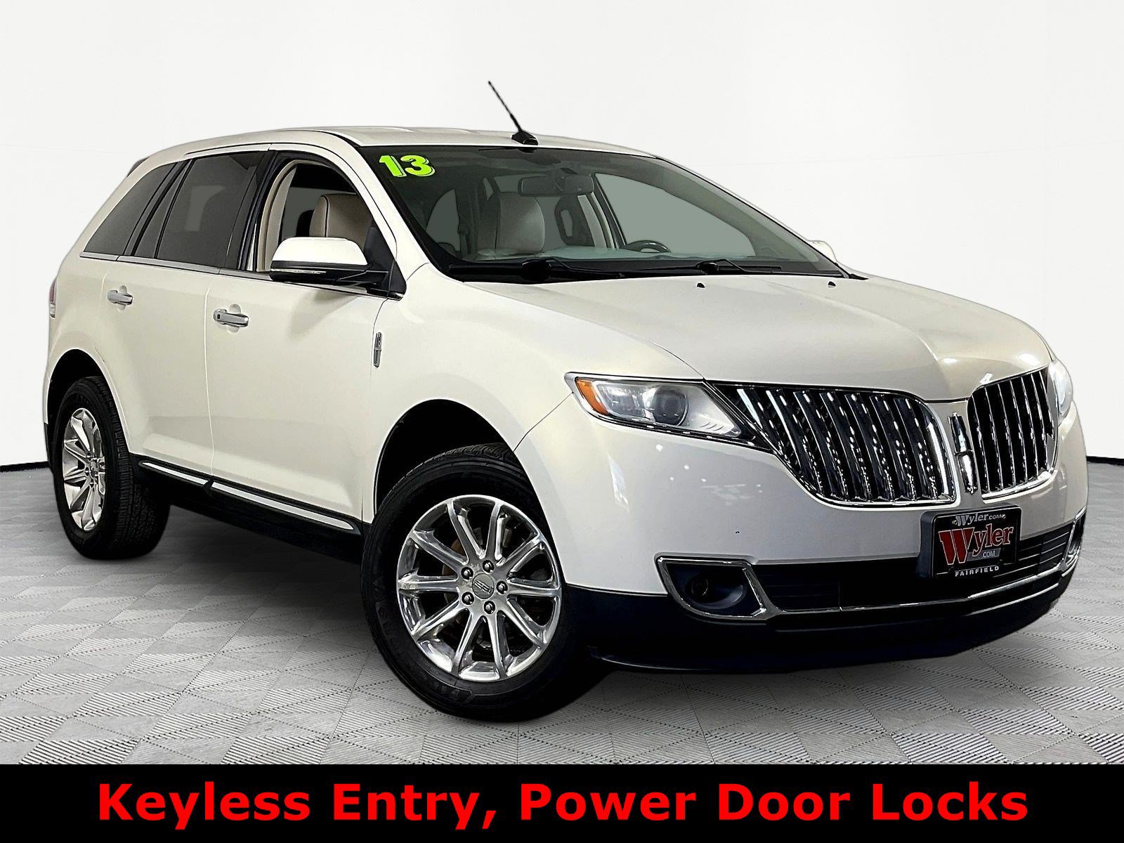 Used 2013 Lincoln MKX FWD image 3