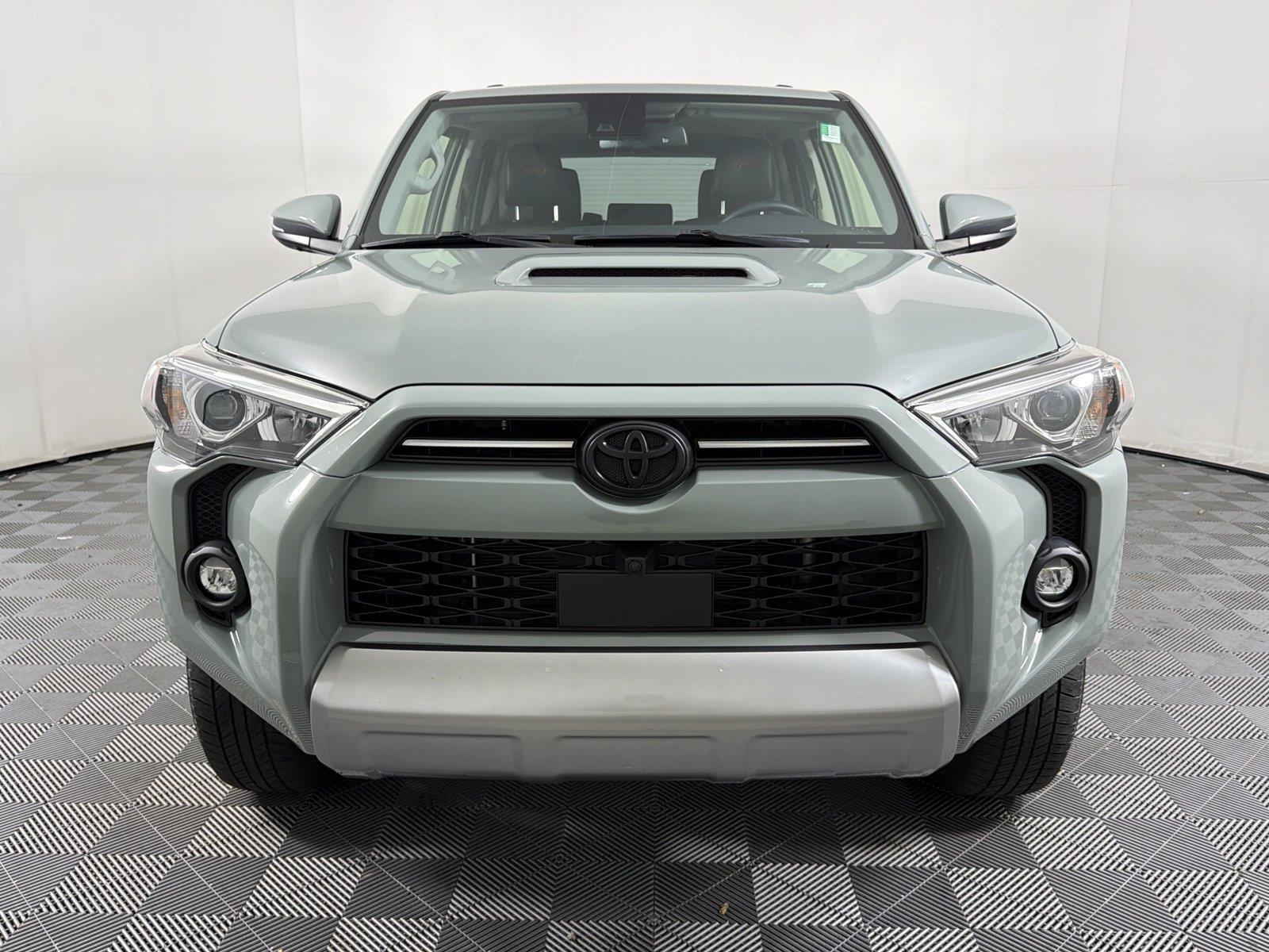 Used 2023 Toyota 4Runner TRD Off-Road Premium w/ Off Road Premium Plus Package AWD/4WD image 2