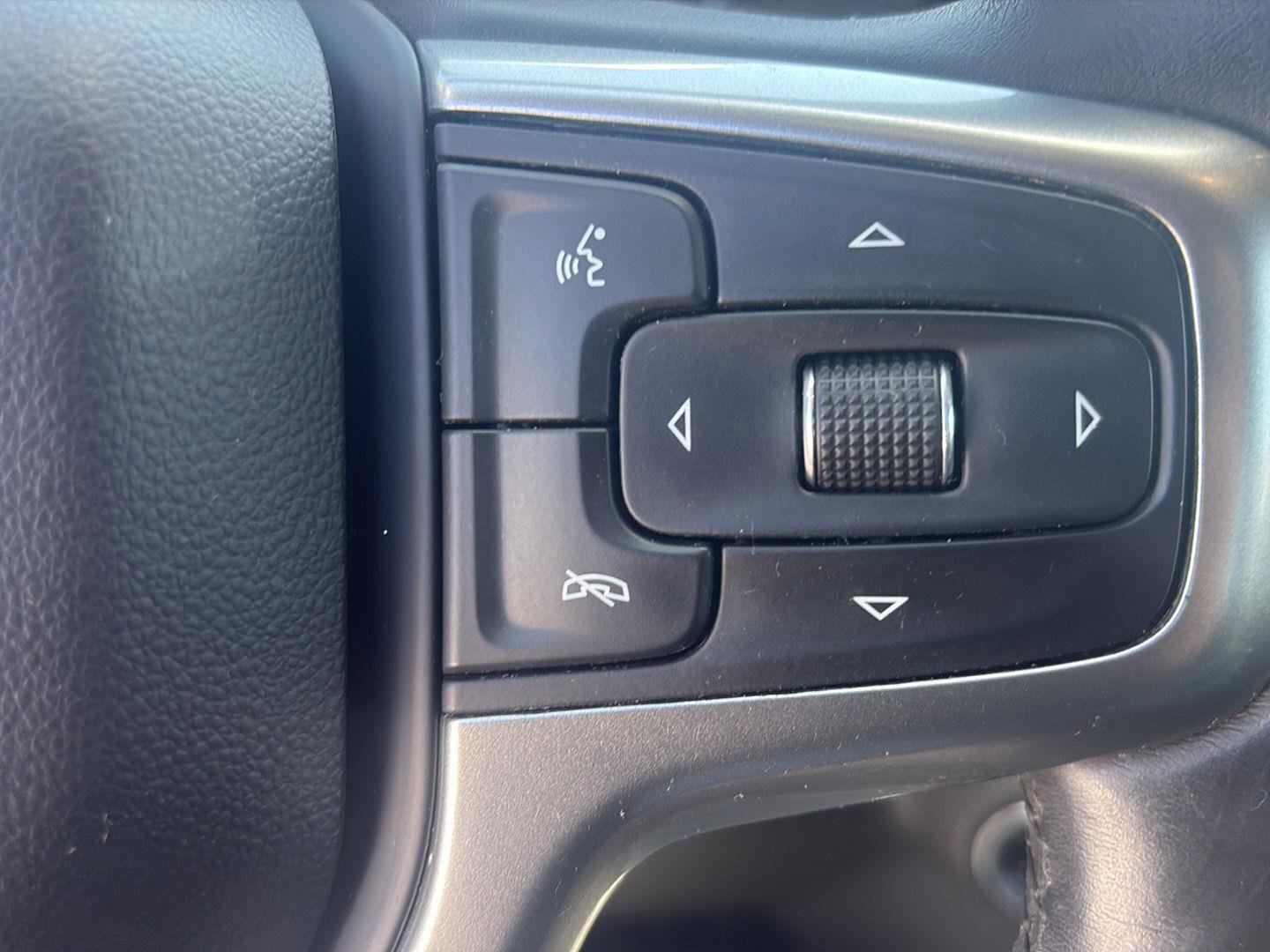 Used 2019 Chevrolet Silverado 1500 RST w/ All-Star Edition RWD image 17