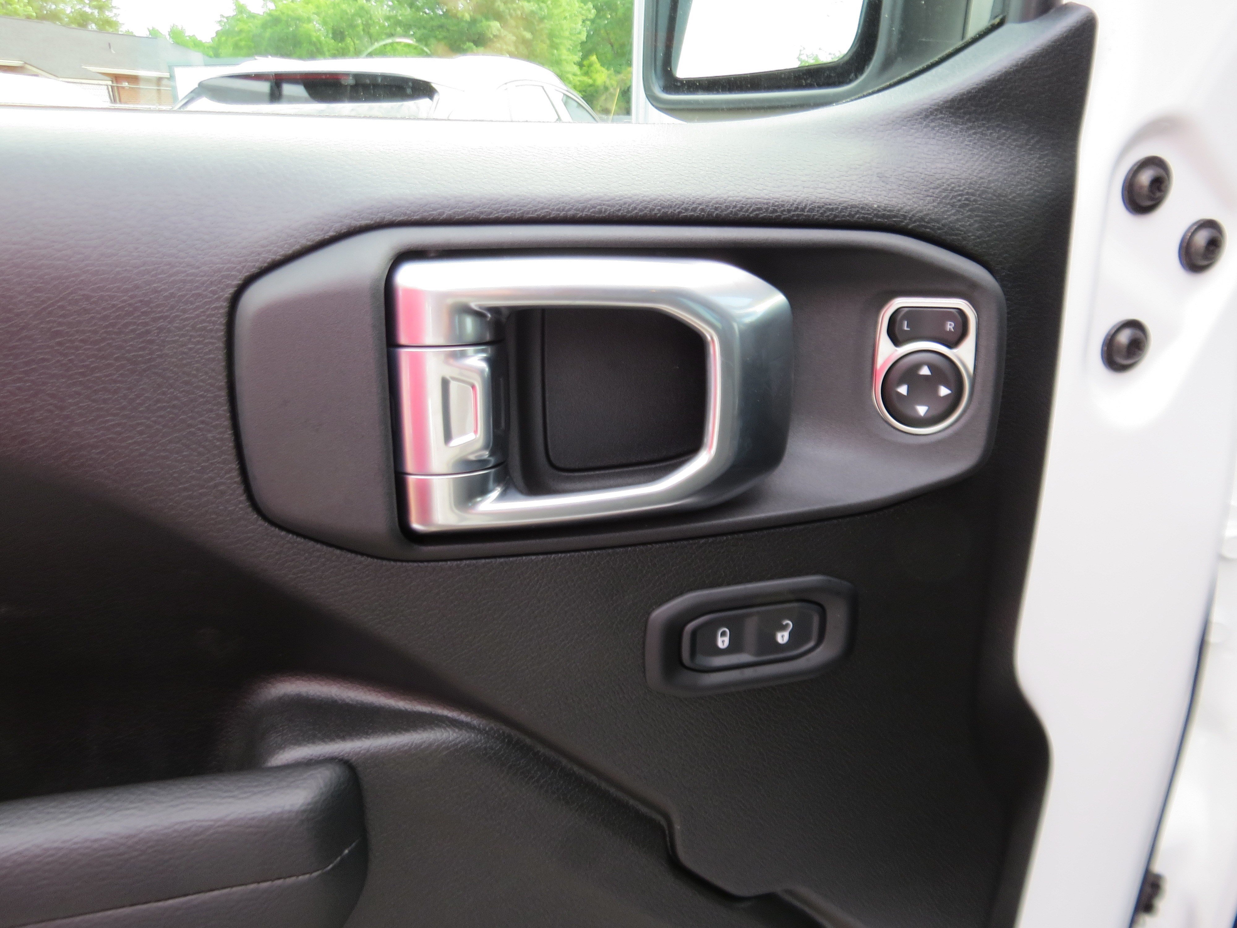 New 2026 Jeep Gladiator Rubicon w/ Steel Power Dome Hood Package AWD/4WD image 15