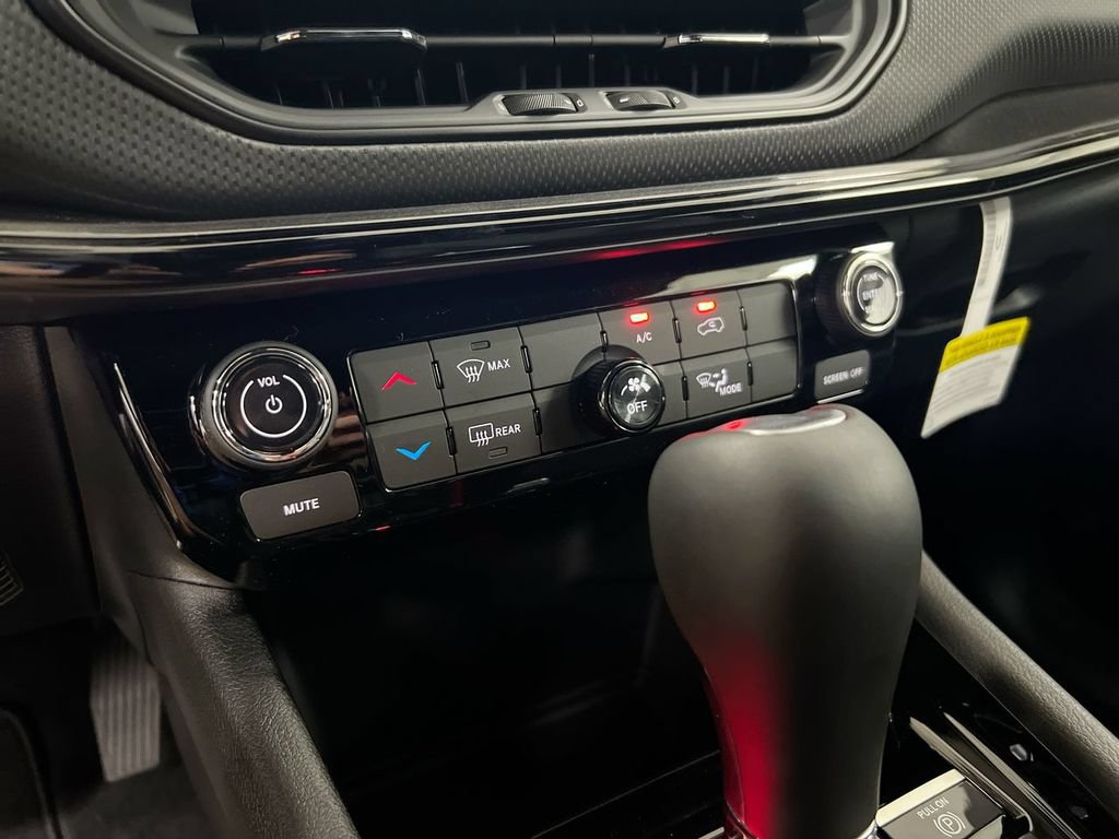New 2026 Jeep Compass Latitude AWD/4WD image 15