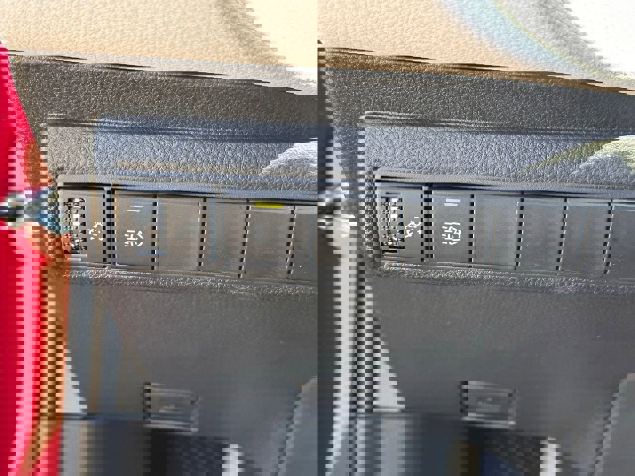 Used 2026 Toyota Corolla SE FWD image 25