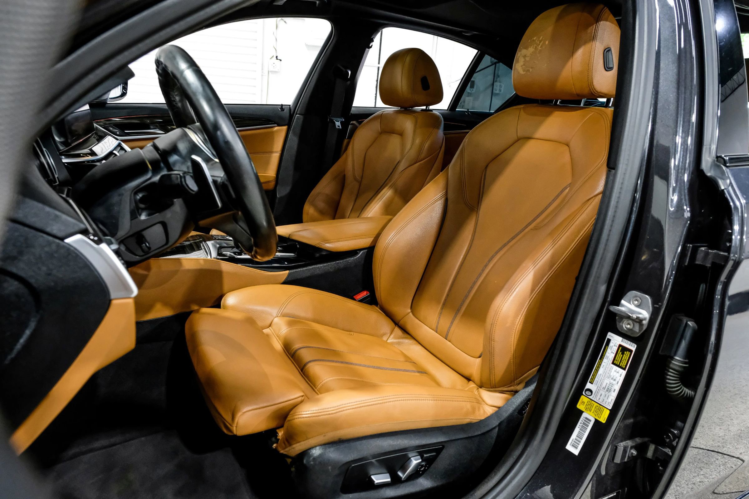 Used 2019 BMW 540i w/ M Sport Package RWD image 44