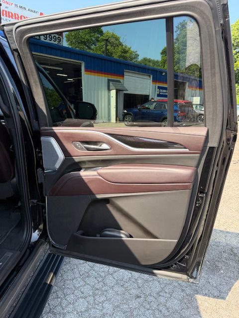 Used 2022 Cadillac Escalade ESV Sport Platinum w/ LPO, ONYX Package image 20