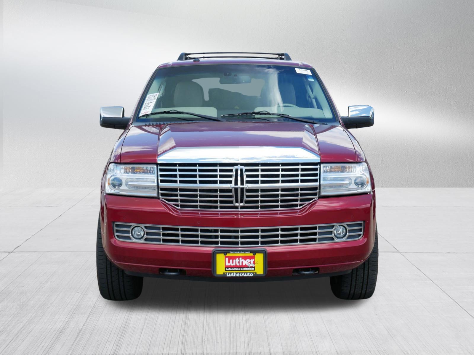 Used 2014 Lincoln Navigator 4WD image 2