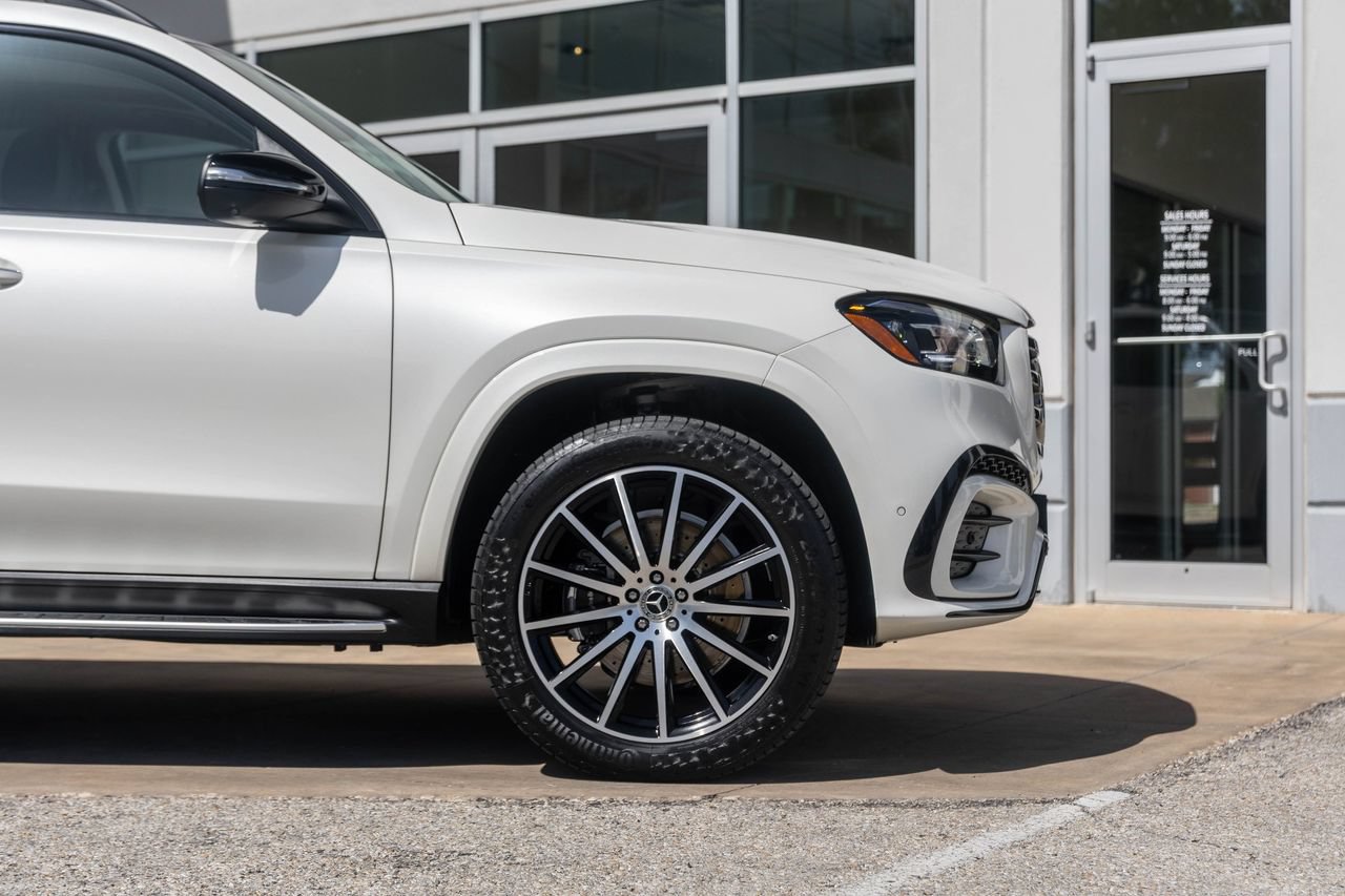 Used 2024 Mercedes-Benz GLS 580 4MATIC image 4