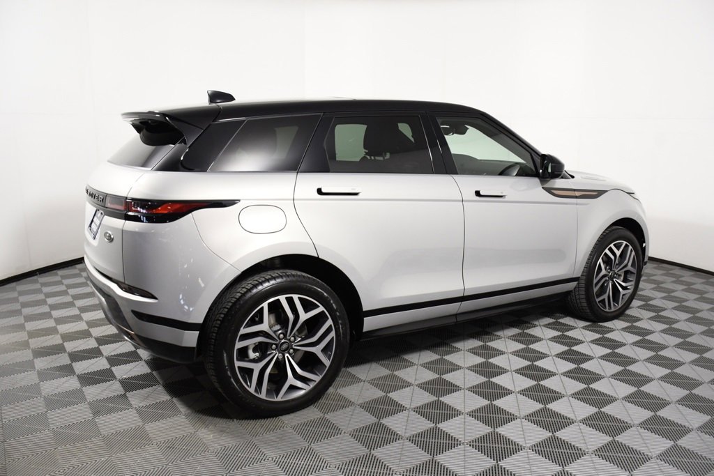Used 2023 Land Rover Range Rover Evoque R-Dynamic SE image 7