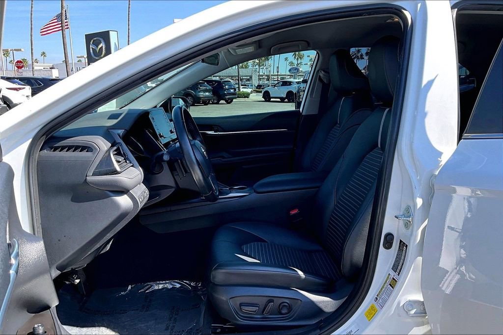 Used 2023 Toyota Camry SE image 14