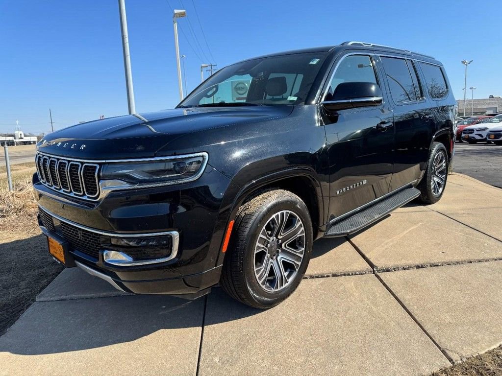 Used 2024 Jeep Wagoneer Series II w/ Flexible Seating Group image 3