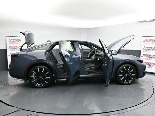 Used 2026 Toyota Crown Platinum AWD/4WD image 37