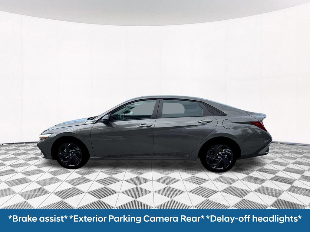New 2026 Hyundai Elantra Sport FWD image 4