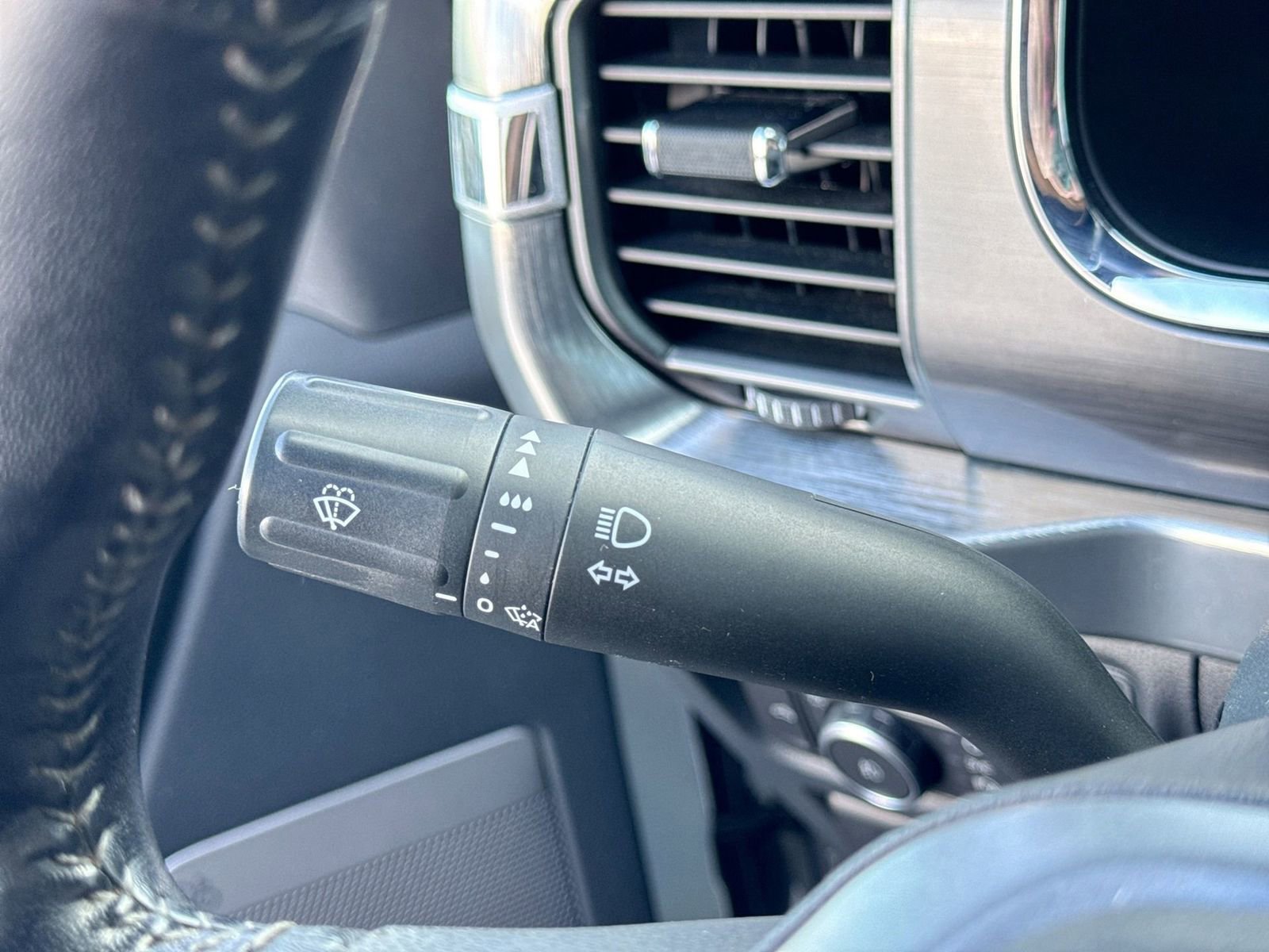 Used 2021 Ford F150 Lariat image 27