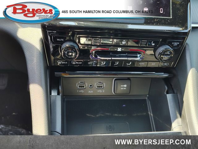 New 2025 Jeep Grand Cherokee Altitude image 23