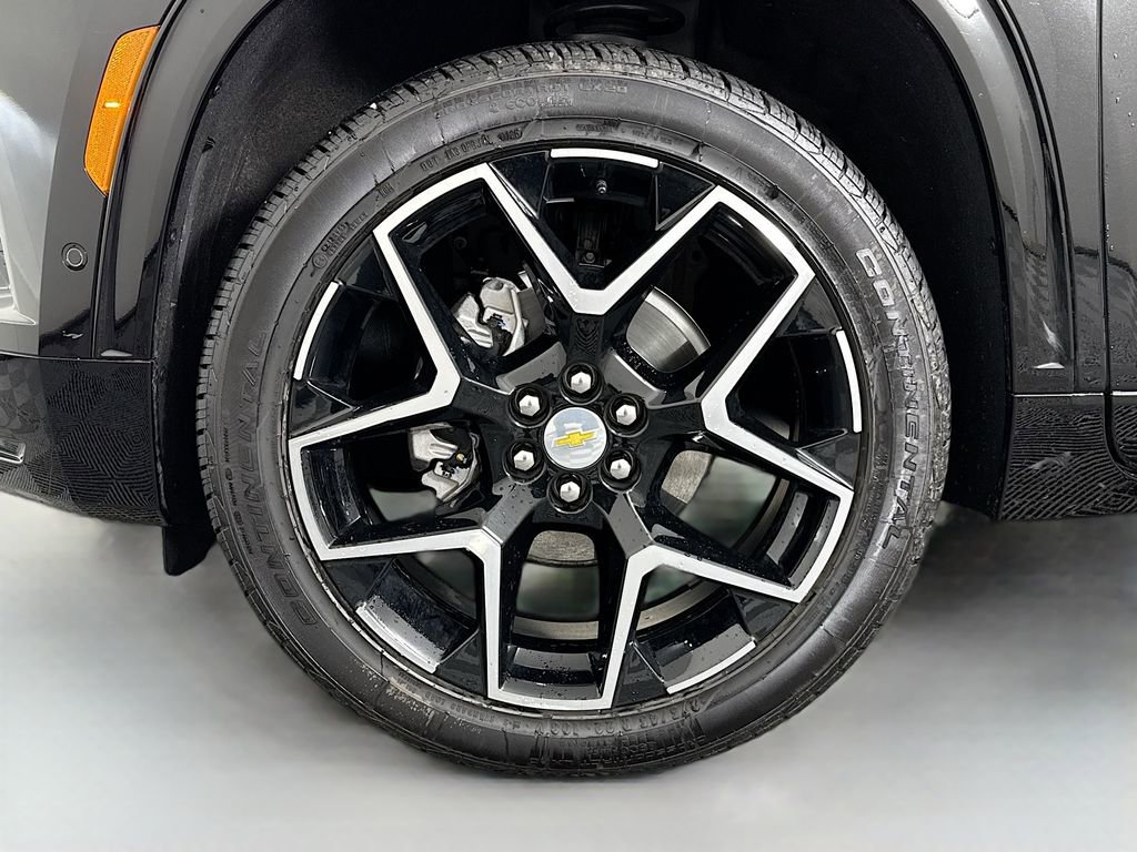 Certified 2025 Chevrolet Traverse High Country w/ LPO, Floor Liner Package image 32