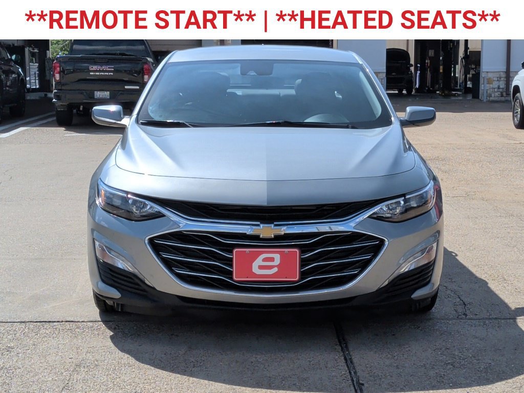 Used 2025 Chevrolet Malibu LT FWD image 2
