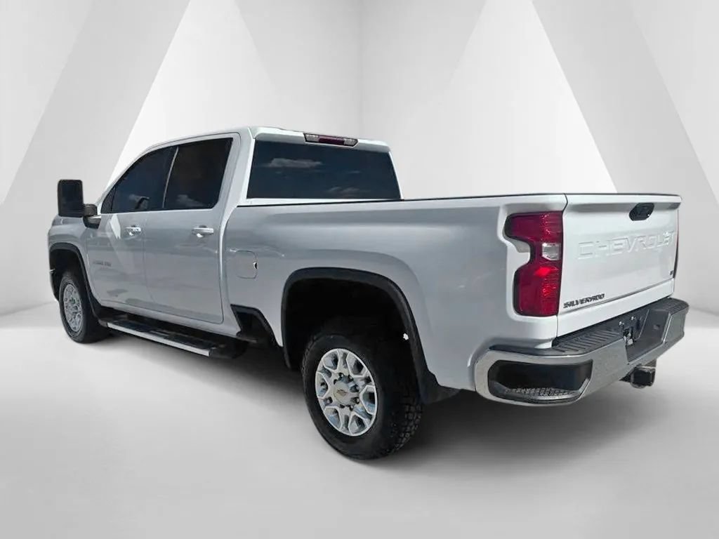 Used 2025 Chevrolet Silverado 2500 LT AWD/4WD image 5