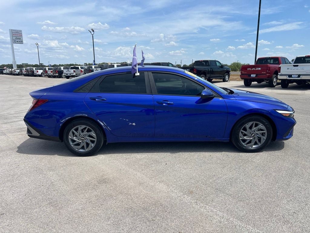 Used 2024 Hyundai Elantra SEL FWD image 6