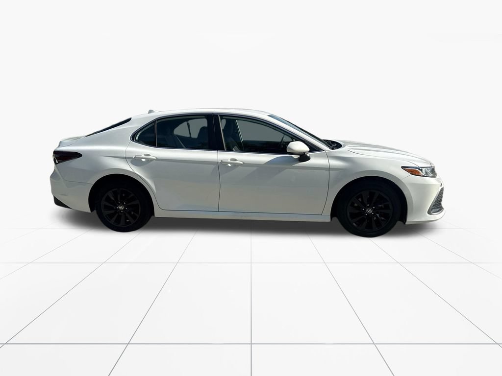 Used 2023 Toyota Camry LE FWD image 9