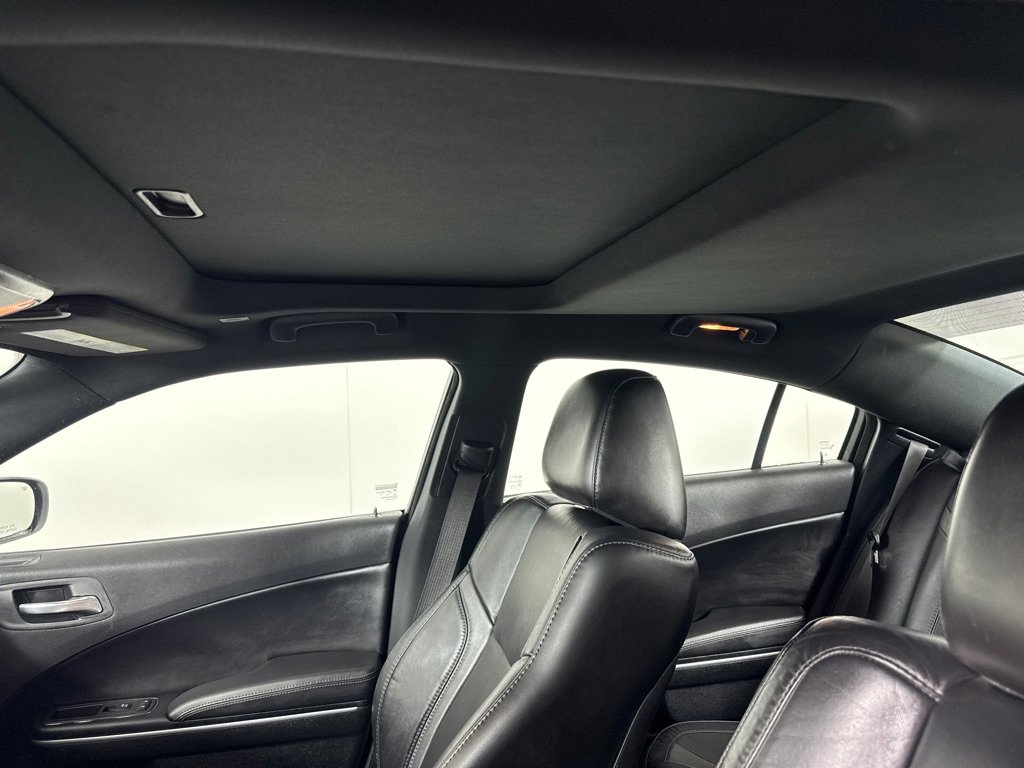 Used 2020 Dodge Charger SXT w/ Leather Interior Group image 15